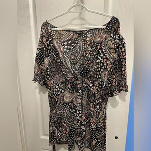 torrid Black Paisley & Floral Tie-Front blouse